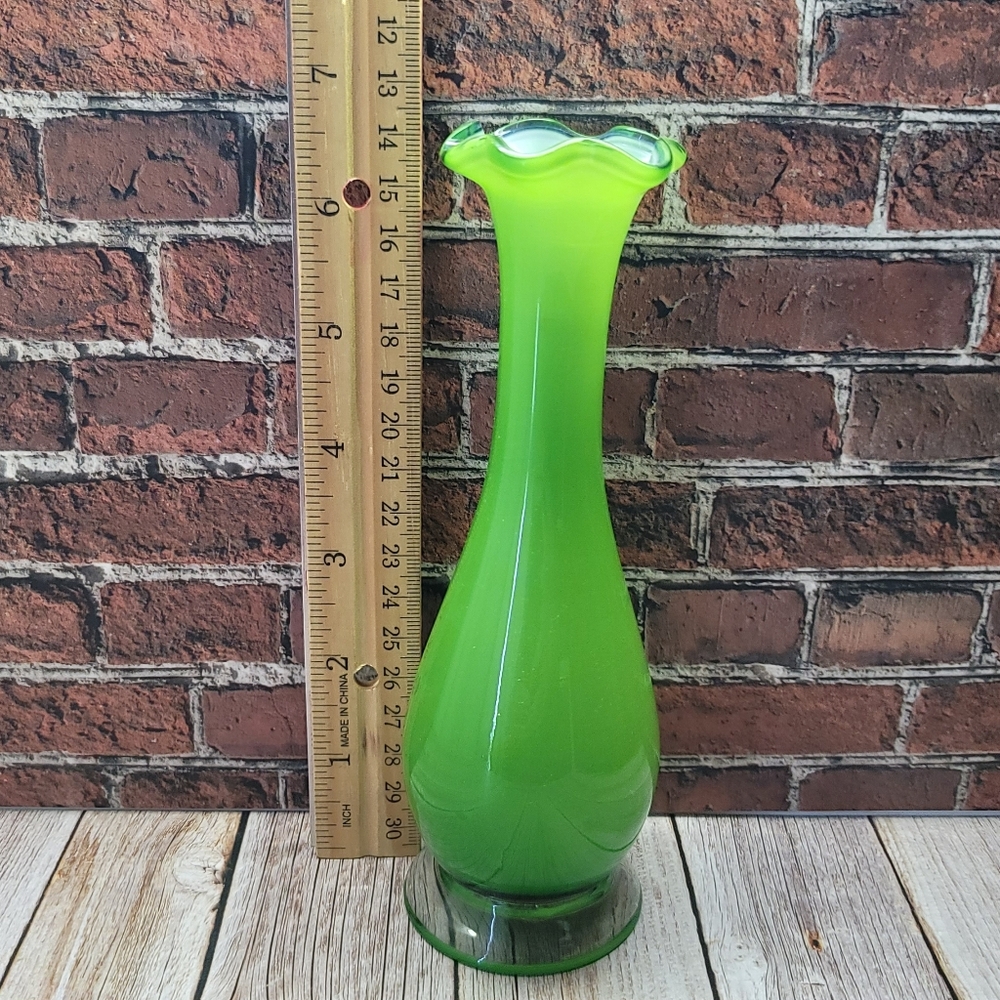 Elegant Vintage Handblown Green White Cased Glass Pedestal Vase - Picture 5 of 7
